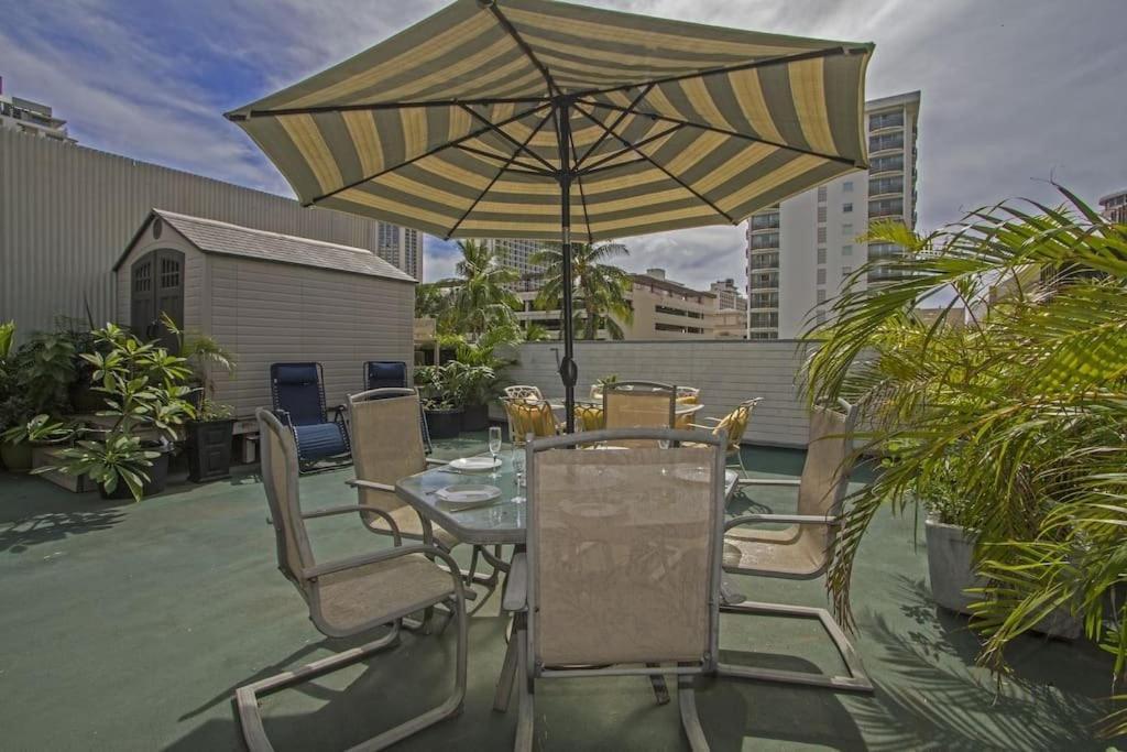 Hawaiian King Aparthotel โฮโนลูลู ภายนอก รูปภาพ